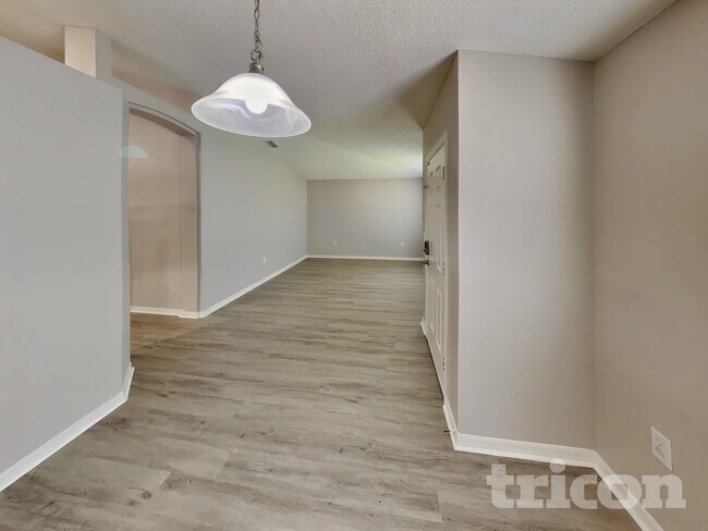 Photo - 102 Milton Pl