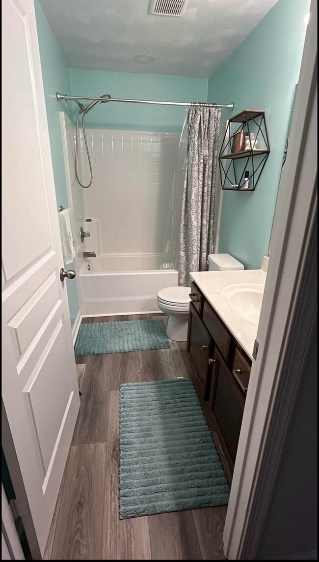 Photo - 4060 Kingston Pkwy Unit 1