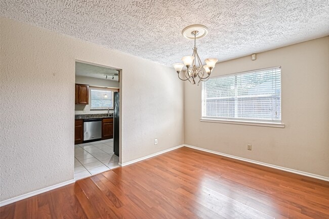 Photo - 442 Redway Ln