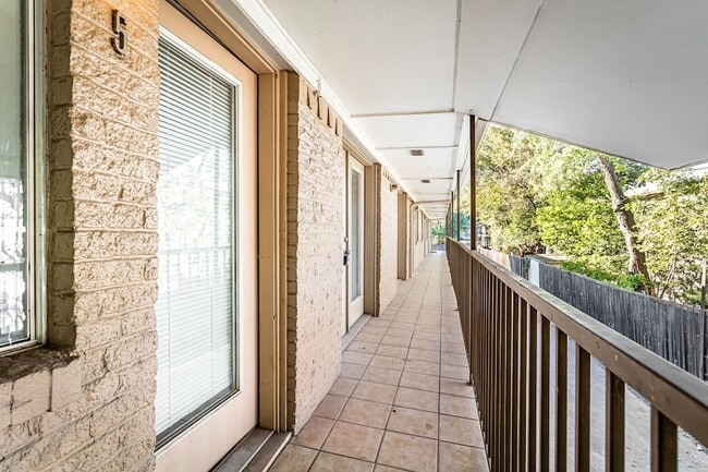 Photo - 4931 Junius St Unit 5