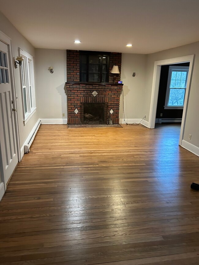 Photo - 2119 Maple Ave