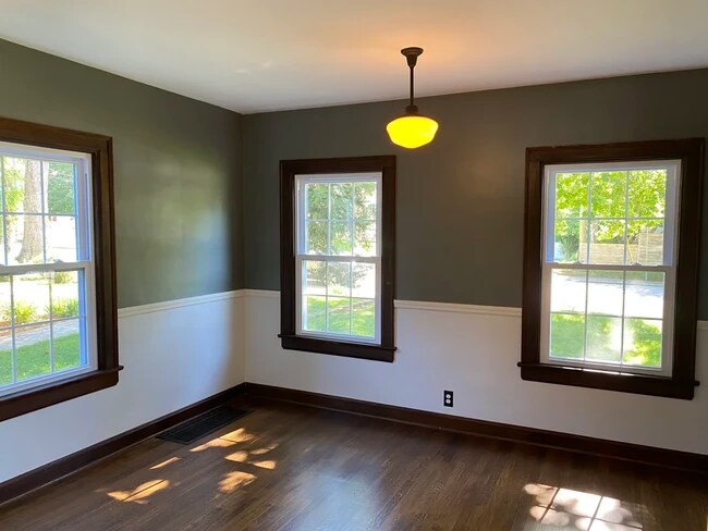 Photo - 806 S Woodlawn Ave