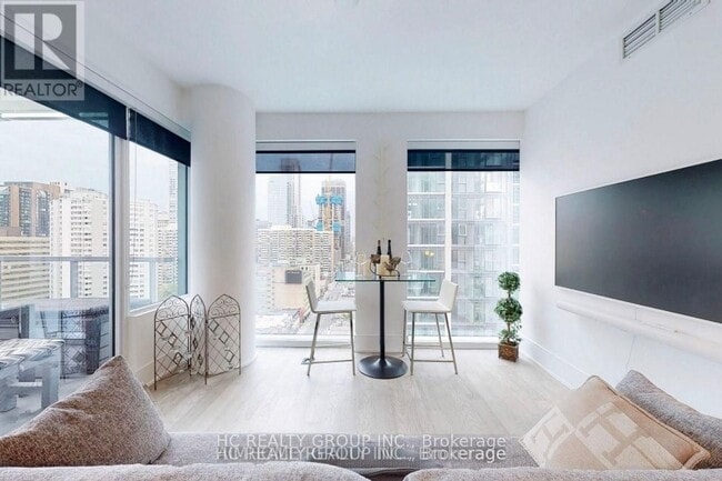 Photo - 1 Gloucester St Unit 1816