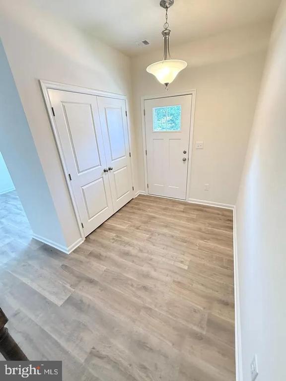 135 Cobblestone Dr