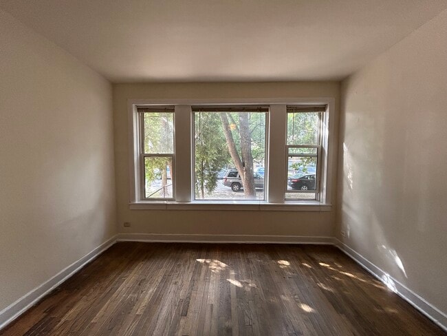 Photo - 2554 W Eastwood Ave Unit 1