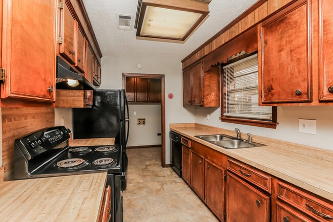 Photo - 509 Bruin Ave