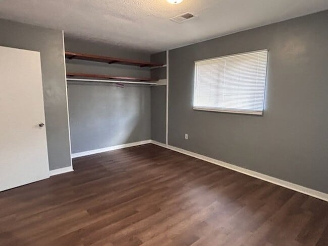 Photo - 1670 Kentwood Dr