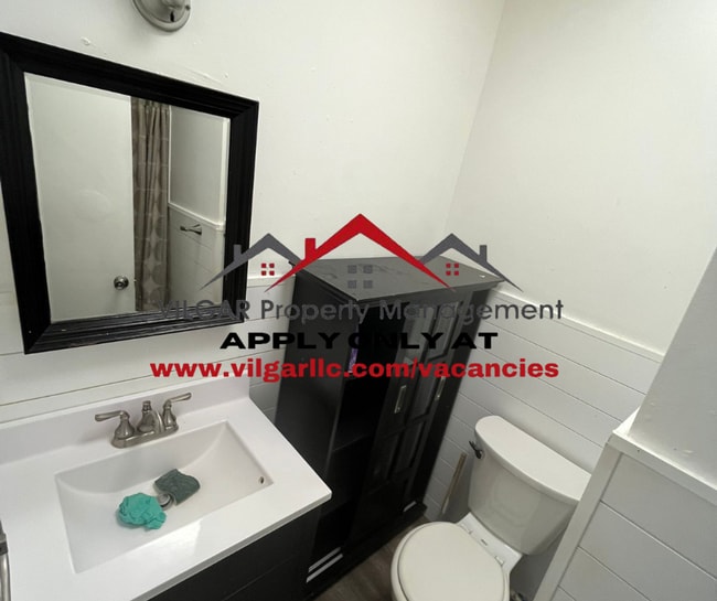 Photo - 111 Grove St Unit B