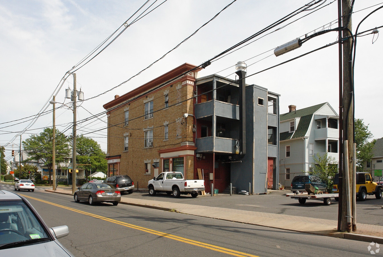 Photo - 165-169 Park Rd