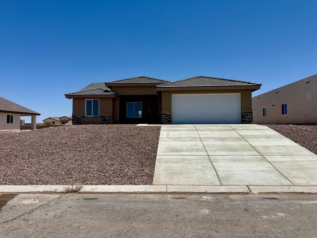 Building Photo - Brand New home in Wellton - 3 Bedrooms 2 Bath