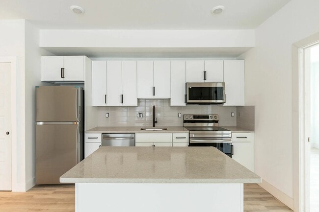 Building Photo - 809 Diamond St