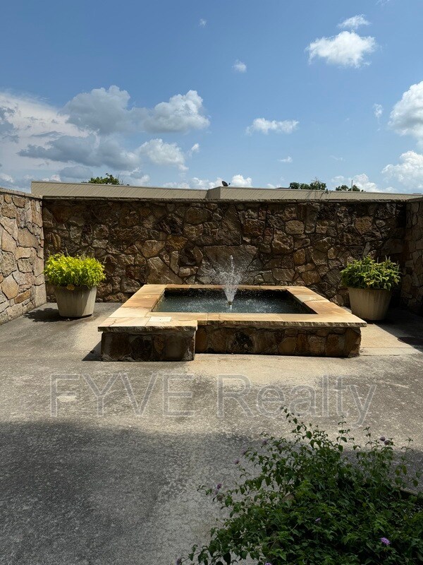 Photo - 205 Regal Tower