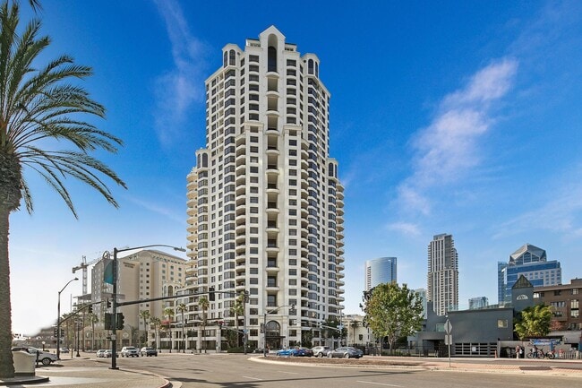 Building Photo - 700 W Harbor Dr Unit 1802