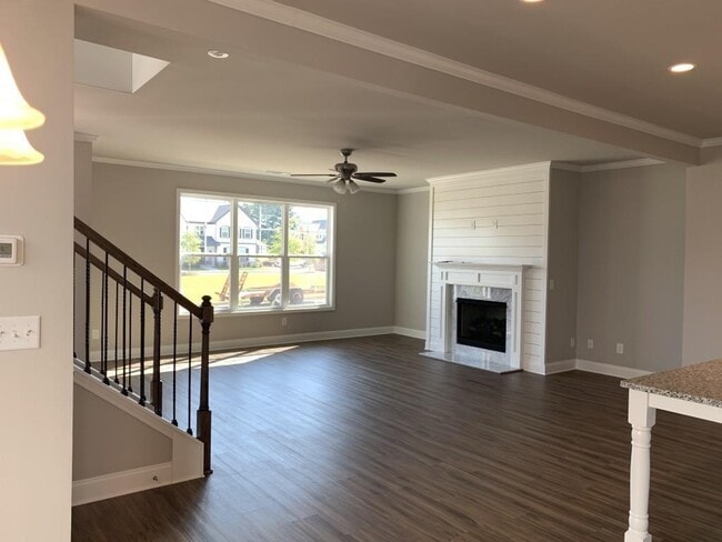 Photo - 5203 Addison St