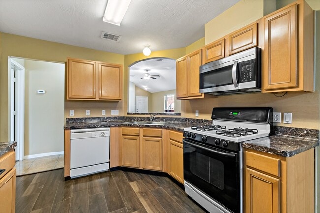 Photo - 2418 Orchard Run Way