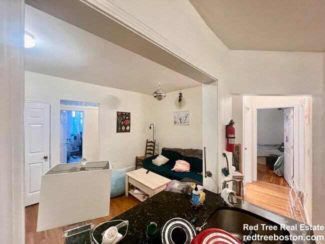 62 Egmont St Unit 1