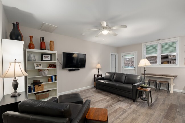 Building Photo - 723 S Boylan Ave Rental