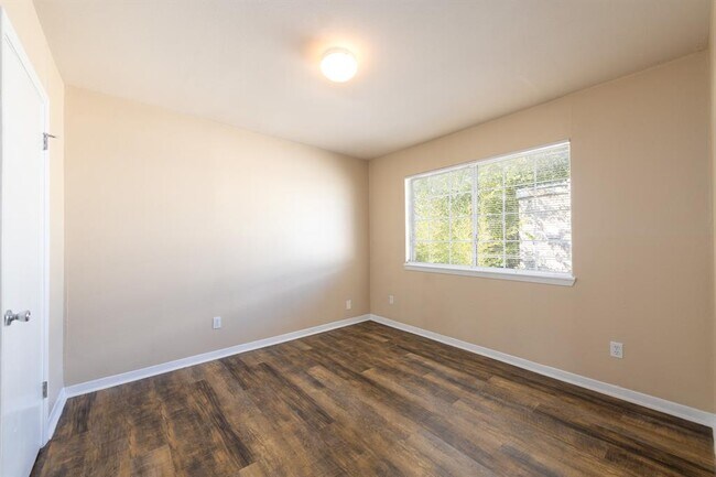 Photo - 7300 Twin Crest Dr
