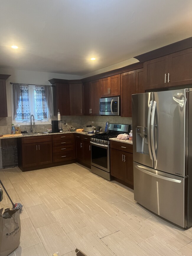 Photo - 150 Grove St Unit #1 All UTILITIES INCLUDED