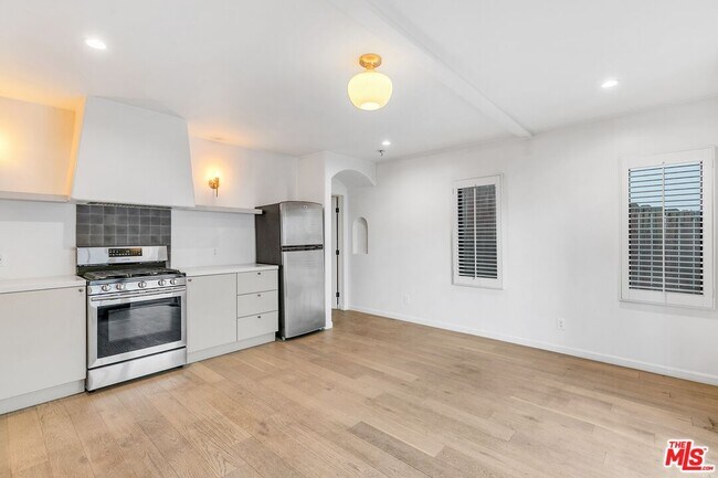 Photo - 3206 Larissa Dr