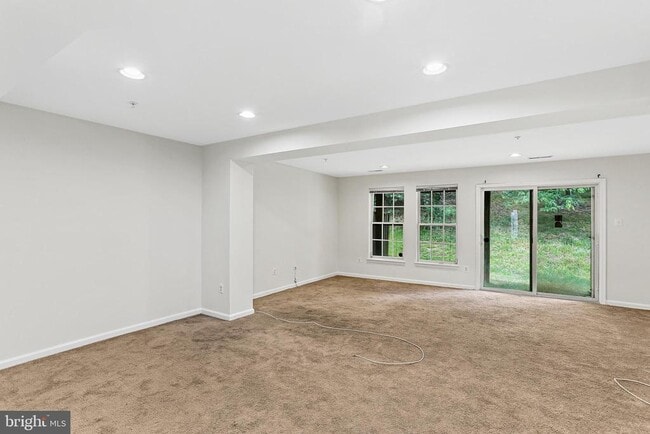 Photo - 7039 Oak Grove Way