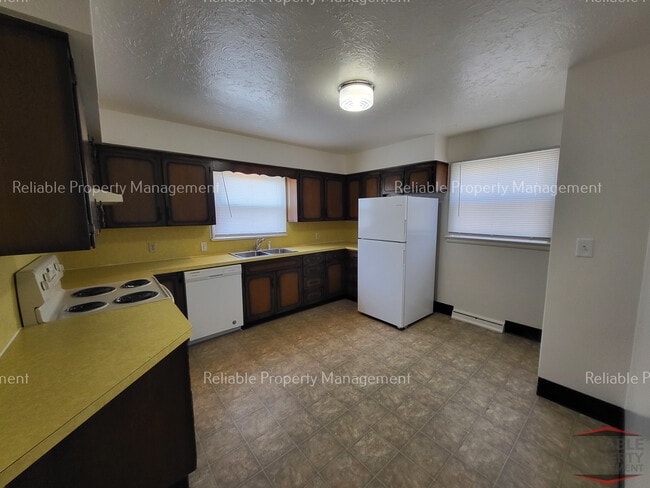 Photo - 995 Austin Ave