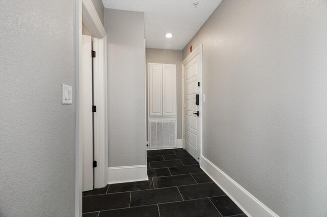 Photo - 405 24th St Unit 202