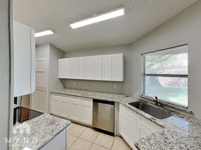Photo - 1134 Hemlock Dr