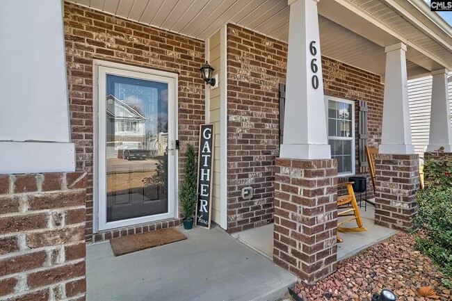 Photo - 660 Collett Dr