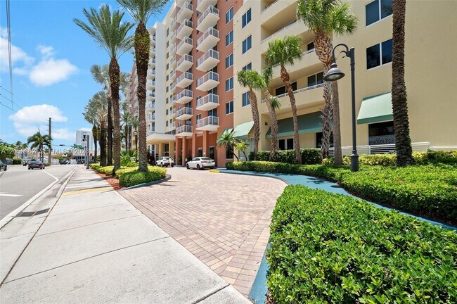 18800 NE 29th Ave Unit 708