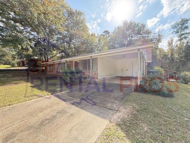 Photo - 3 Bed 1.5 Bath Home in Ruston!