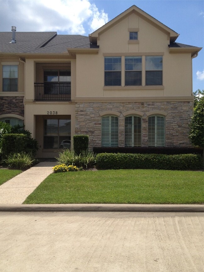 Photo - 2038 Palm Forest Ln