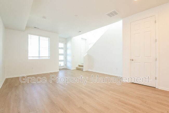 Photo - 9681 Truckee St