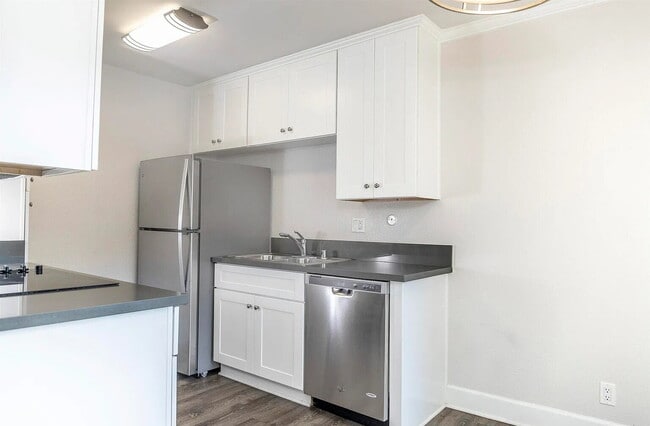 Photo - Clean & Decent One Bedroom Apartment