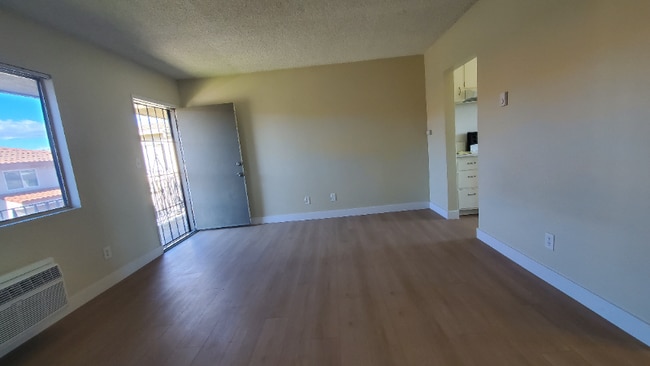 Photo - 1230 W Hillandale Ave Unidad J