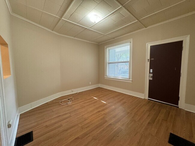 Photo - 279-A S Goodman St