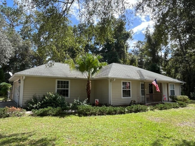 3BR/2BA Home with 2 Car Garage, Fenced Yar... - 3BR/2BA Home with 2 Car Garage, Fenced Yar...