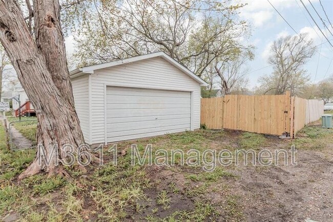 Photo - 446 E Street