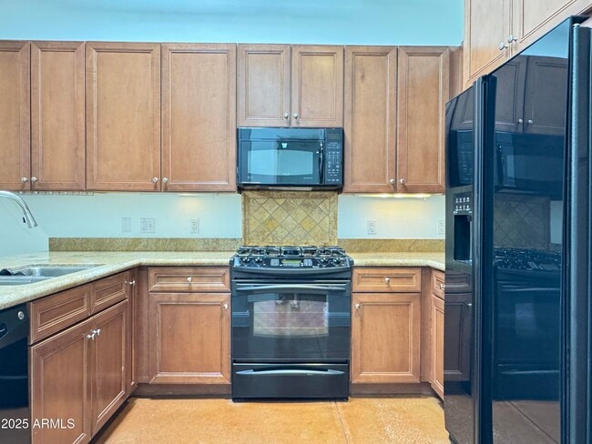 Photo - 7039 E Main St