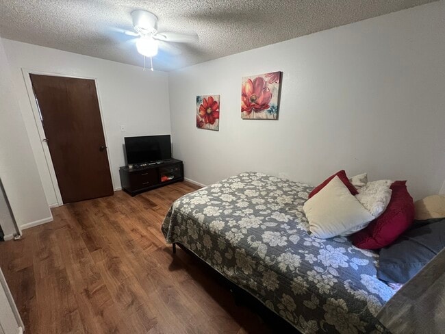 Photo - 2840 W 21st St