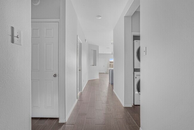 Photo - 1616 Tesis Drive