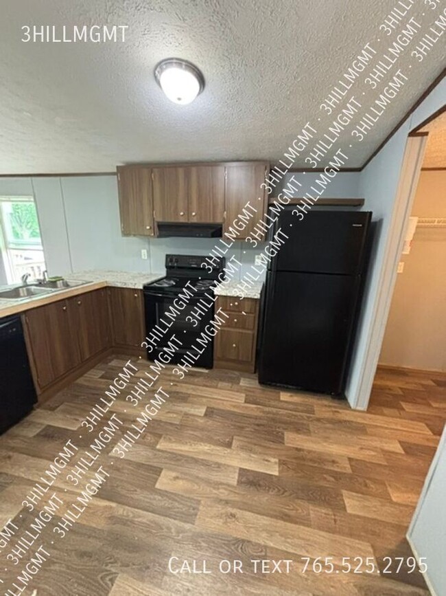 Building Photo - 5600 W Kilgore Ave Unit #87
