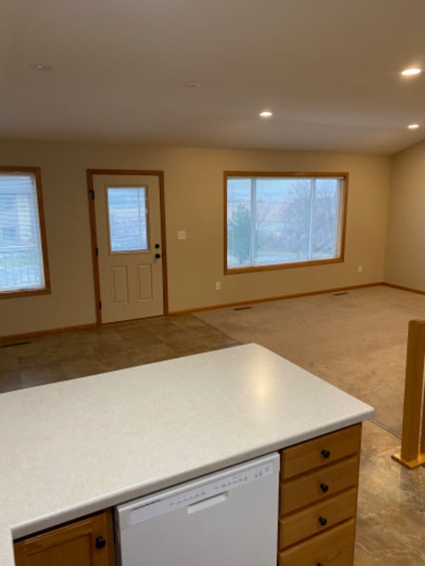 Photo - 4626 35 St NW