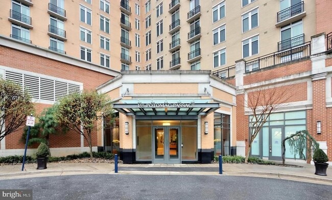 Building Photo - 155 Potomac Passage Unit 905