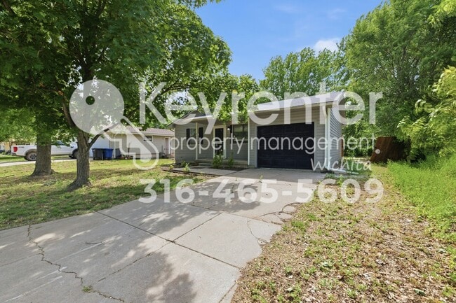Building Photo - Well maintained 3 bedroom, 2 bath home close to everything you need!