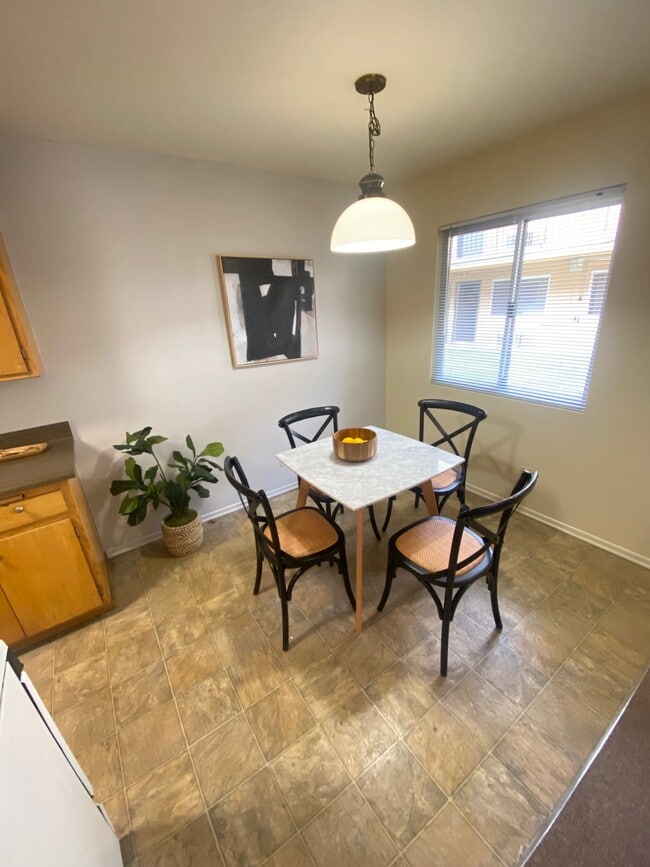 Photo - 1160 E Alosta Ave