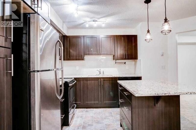 Photo - 755 Copperpond Blvd SE