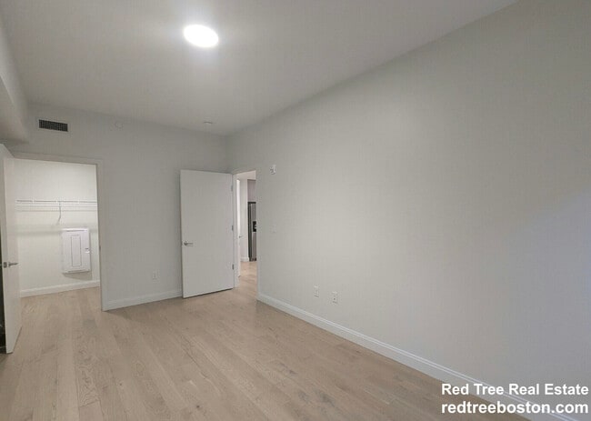 55 Brighton Ave Unit 609
