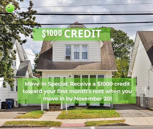 Building Photo - $1000 Off First Month! Spacious 3-Bed, 2-B...