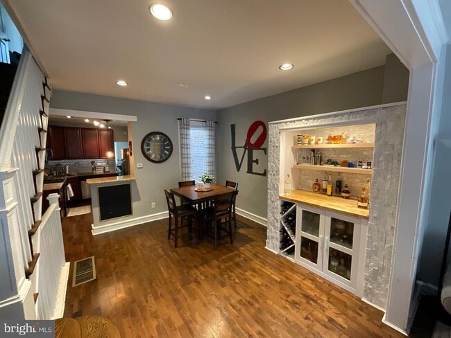 Photo - 2938 E Thompson St